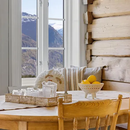 Tommerhuset Pa Brekketunet