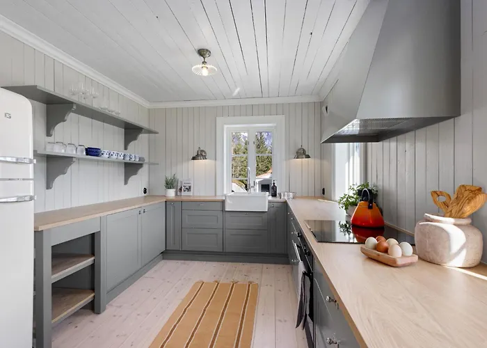 Tommerhuset Pa Brekketunet *