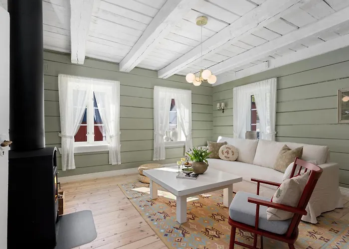 Tommerhuset Pa Brekketunet *