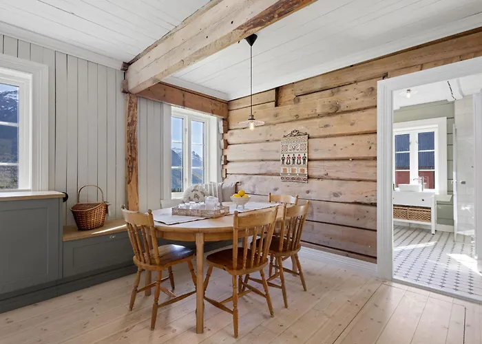 Tommerhuset Pa Brekketunet *